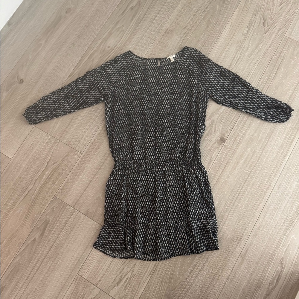 Soft Joie long sleeve light weight romper black and white size XS
